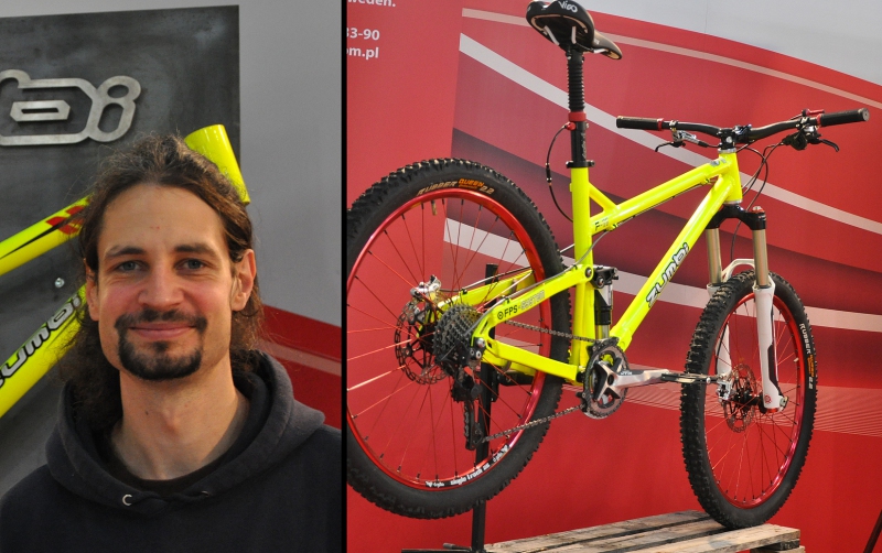 Zumbi Cycles – Paweł Matuszyński prezentował swój najnowszy wynalazek do Enduro – model F-11. Był tak dumny że aż się zarumienił.. :) Spoglądając na wszystkie modele MTB, rama Zumbi wyróżniała się na targach oryginalną konstrukcją i systemem zawieszenia.
